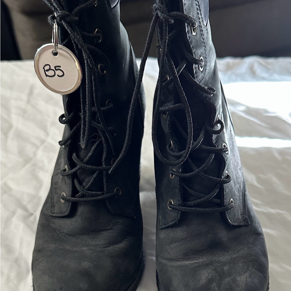 Woman’s Timberland black boots